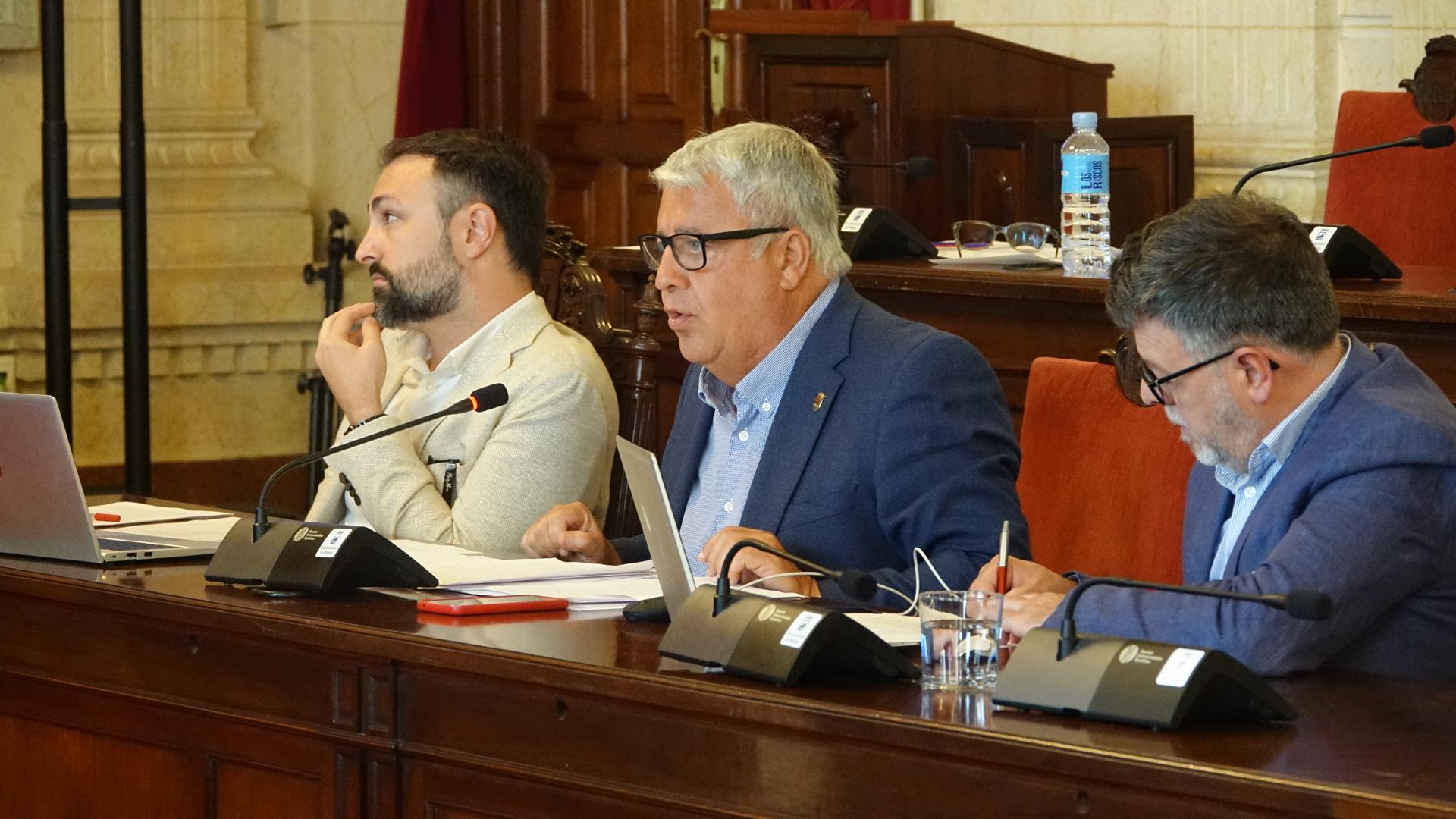 El PSOE critica a De la Torre “por esconderse tras la concejala de Movilidad” para “no dar la cara sobre el caso SMASSA”