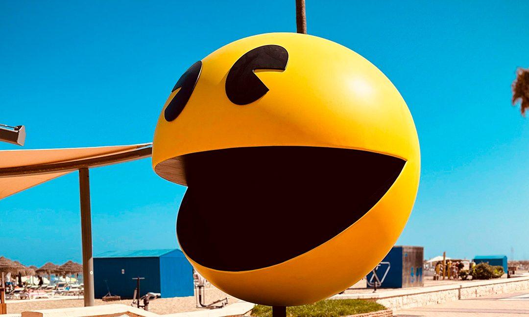 PAC-MAN desembarca en Fuengirola con una figura gigante por su 45 aniversario