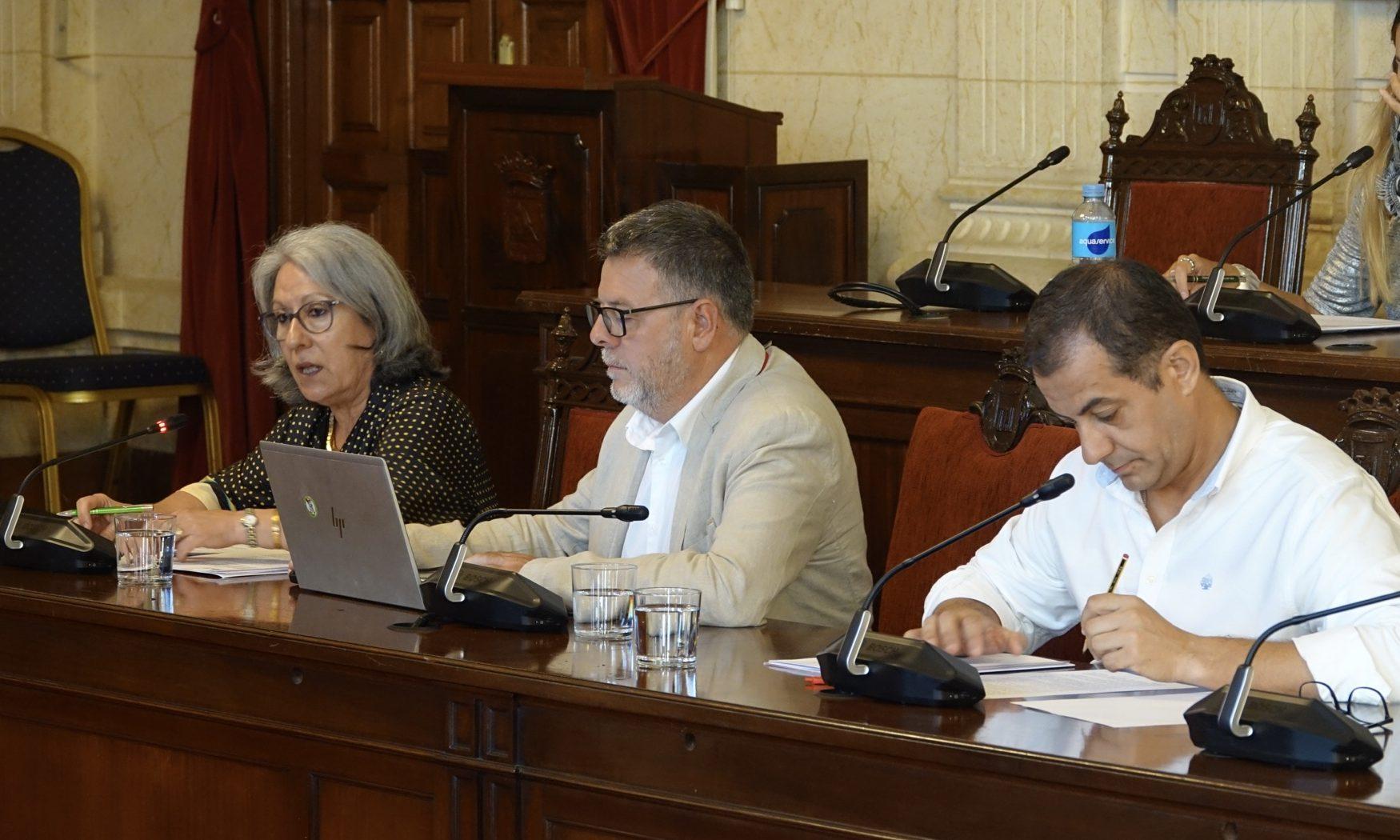El PSOE pide al PP “coherencia” para aceptar la quita de deuda que ya pedía Moreno Bonilla en 2023