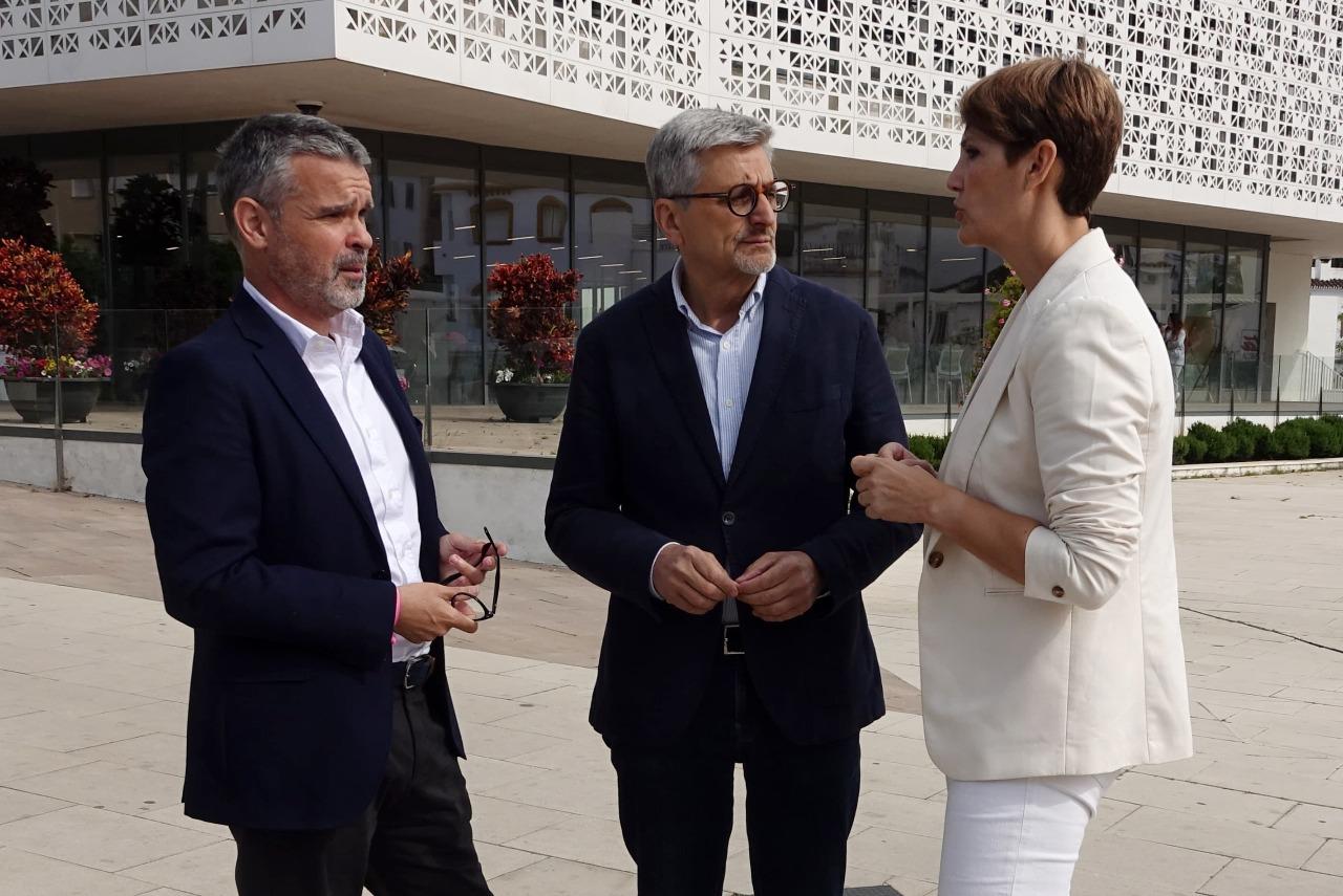 El PSOE exige a Juanma Moreno que actúe ante la presunta corrupción del alcalde de Estepona igual que presume haber hecho en Almería