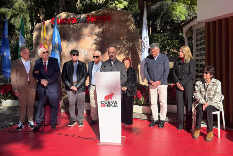Nerja conmemora 67 años del descubrimiento de su cueva con un emotivo homenaje a sus cinco protagonistas