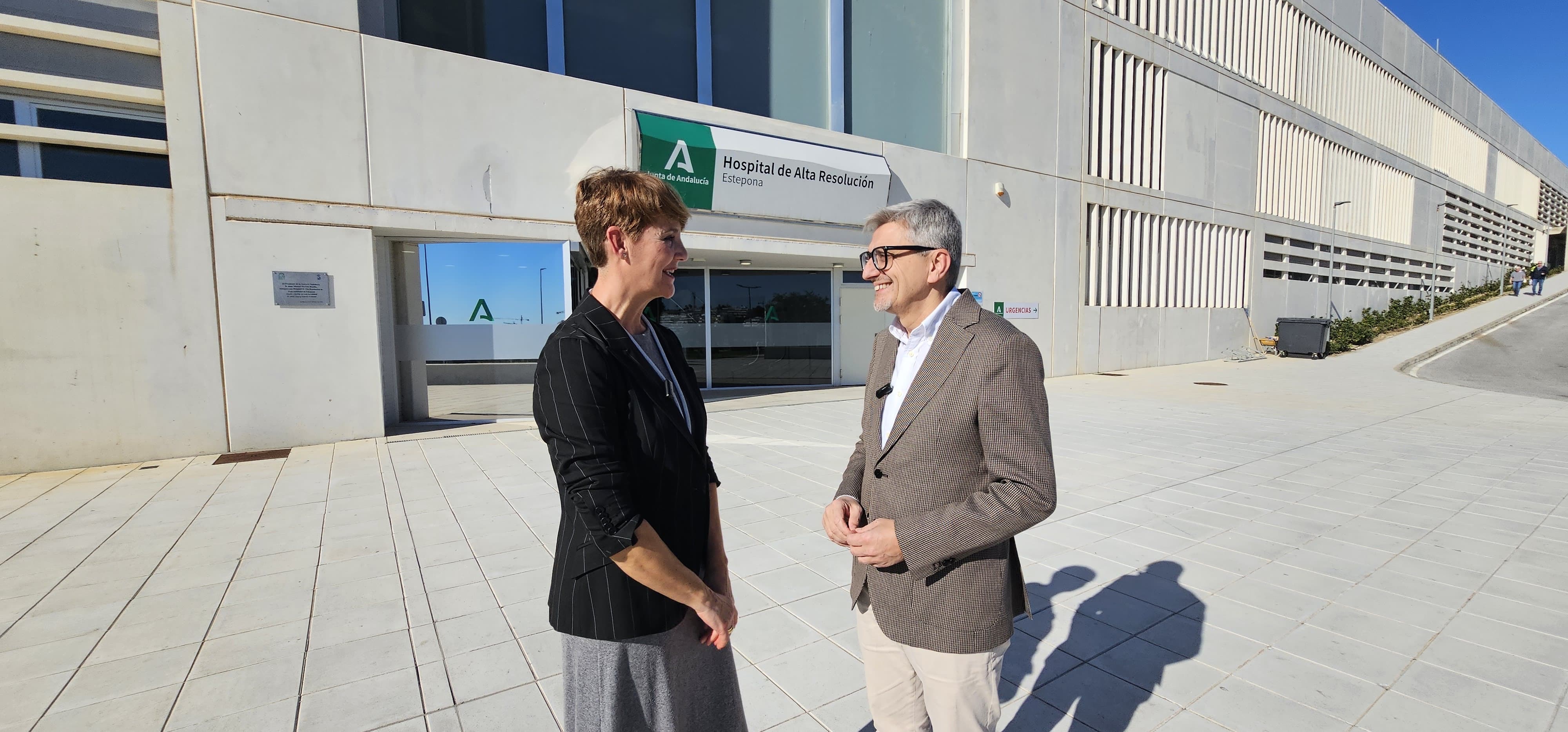 El PSOE acusa a Juanma Moreno de incumplir la apertura íntegra del Hospital de Estepona