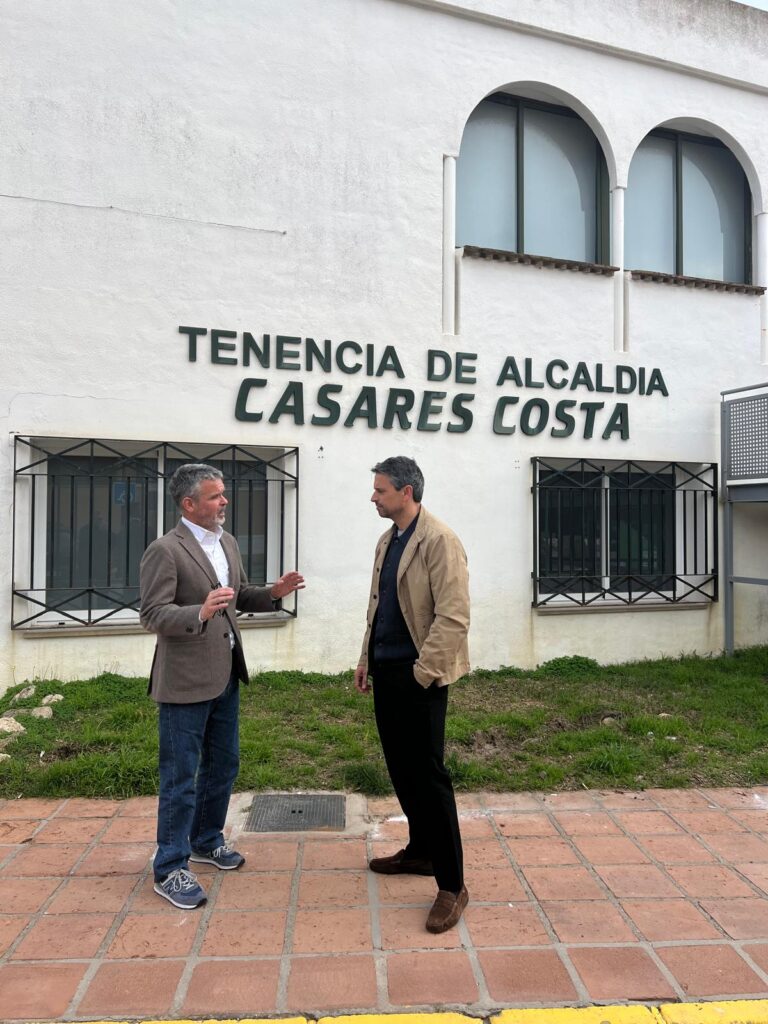 El PSOE exige a Juanma Moreno que cumpla sus compromisos con Casares en sanidad y educación