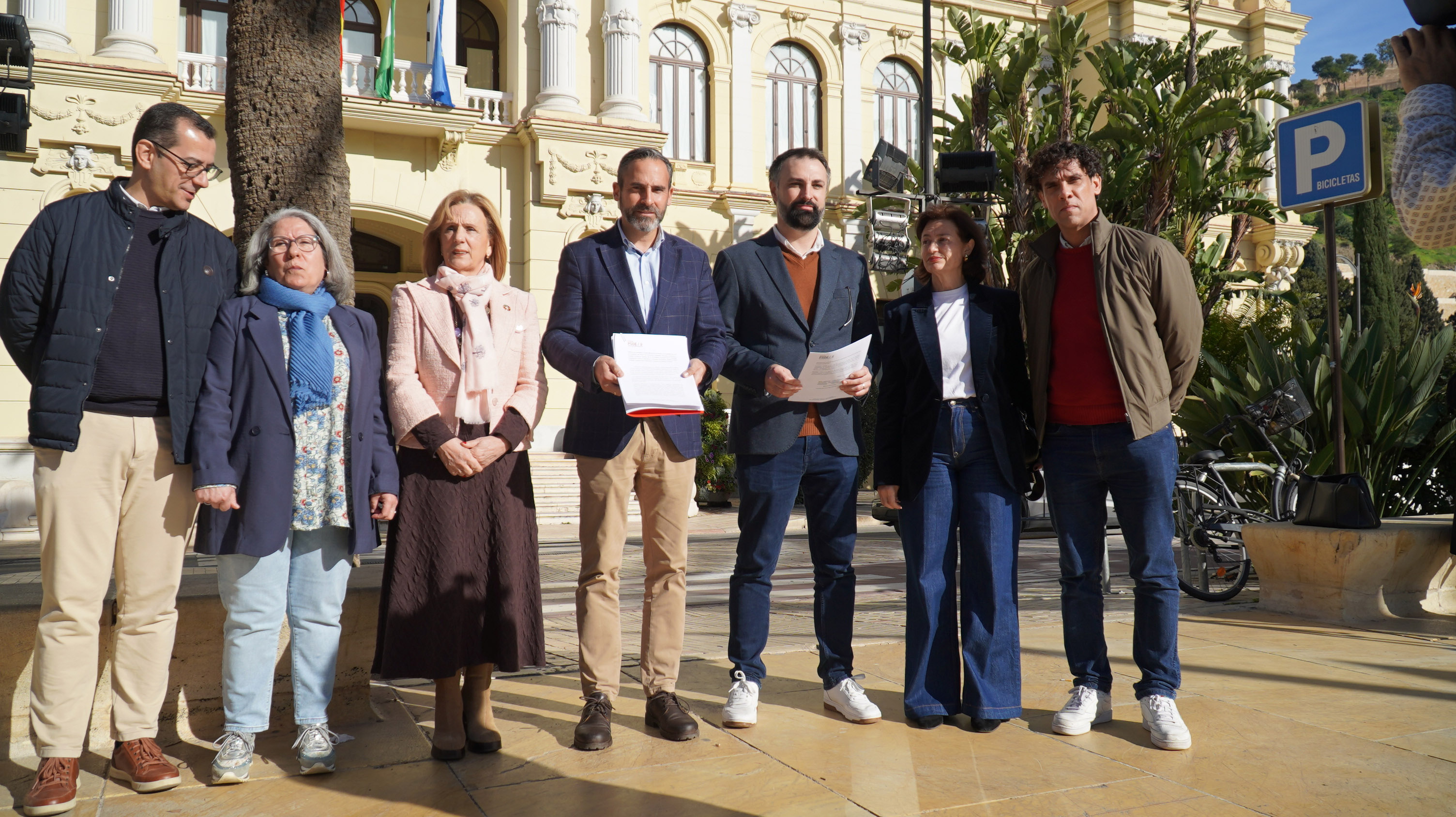 Pérez acusa a De la Torre de provocar la “expulsión silenciosa” de malagueños por el alza del precio de la vivienda