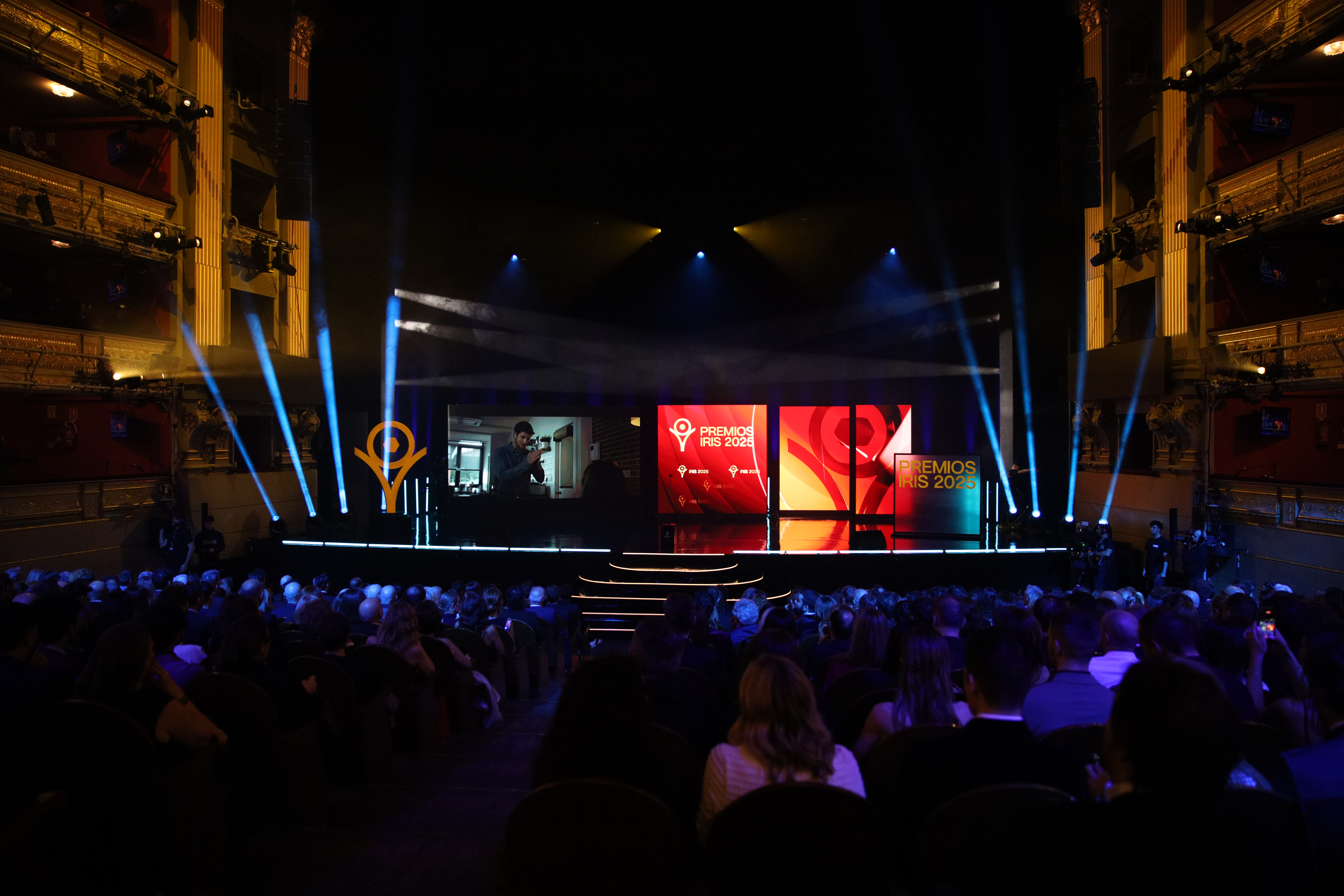 Los Premios Iris reúnen al sector audiovisual en el Teatro Real en una noche de celebración y talento