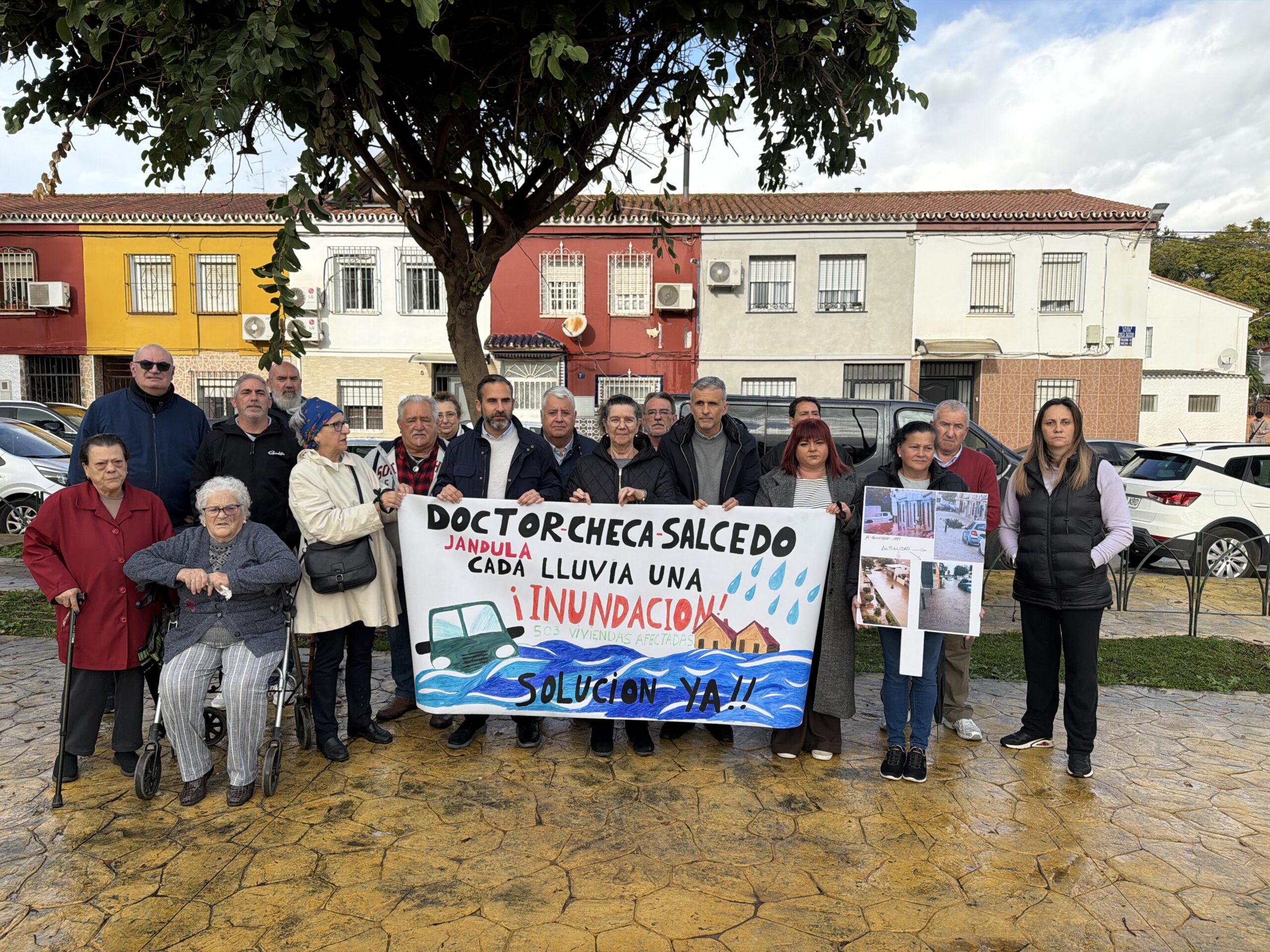 El PSOE exige a De la Torre obras urgentes de saneamiento para acabar con las inundaciones en las 503 viviendas de La Palmilla