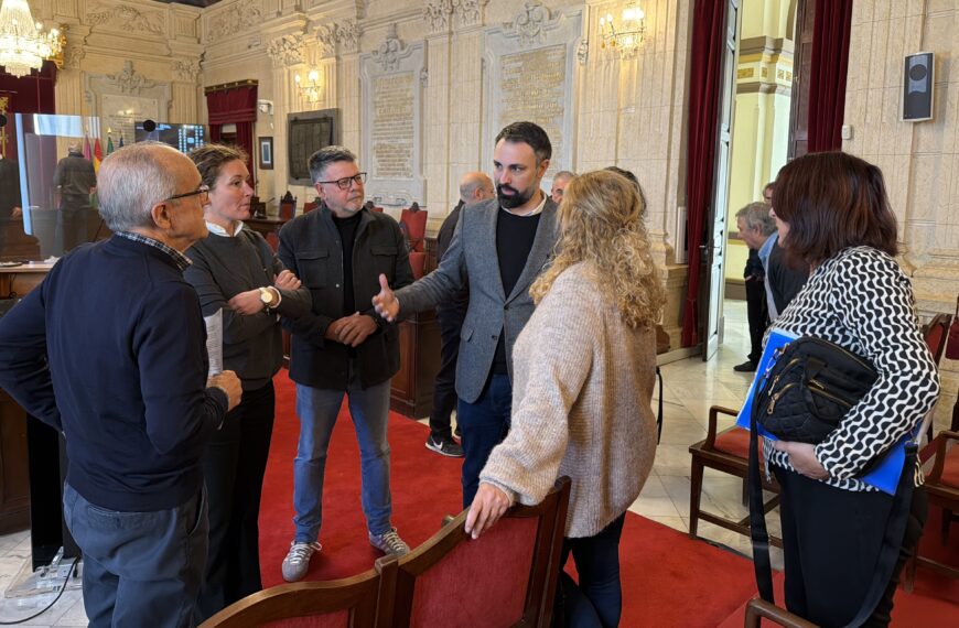 El PSOE exige el mismo rigor técnico para las estatuas del Puerto que obligó a retirar la noria