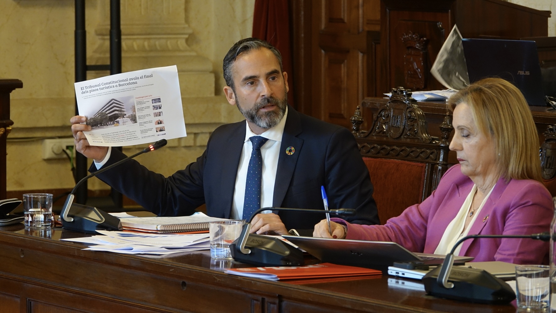 Pérez acusa a De la Torre de “blindar a los especuladores” en plena crisis habitacional mientras se ejecuta el desahucio de una madre con dos hijos