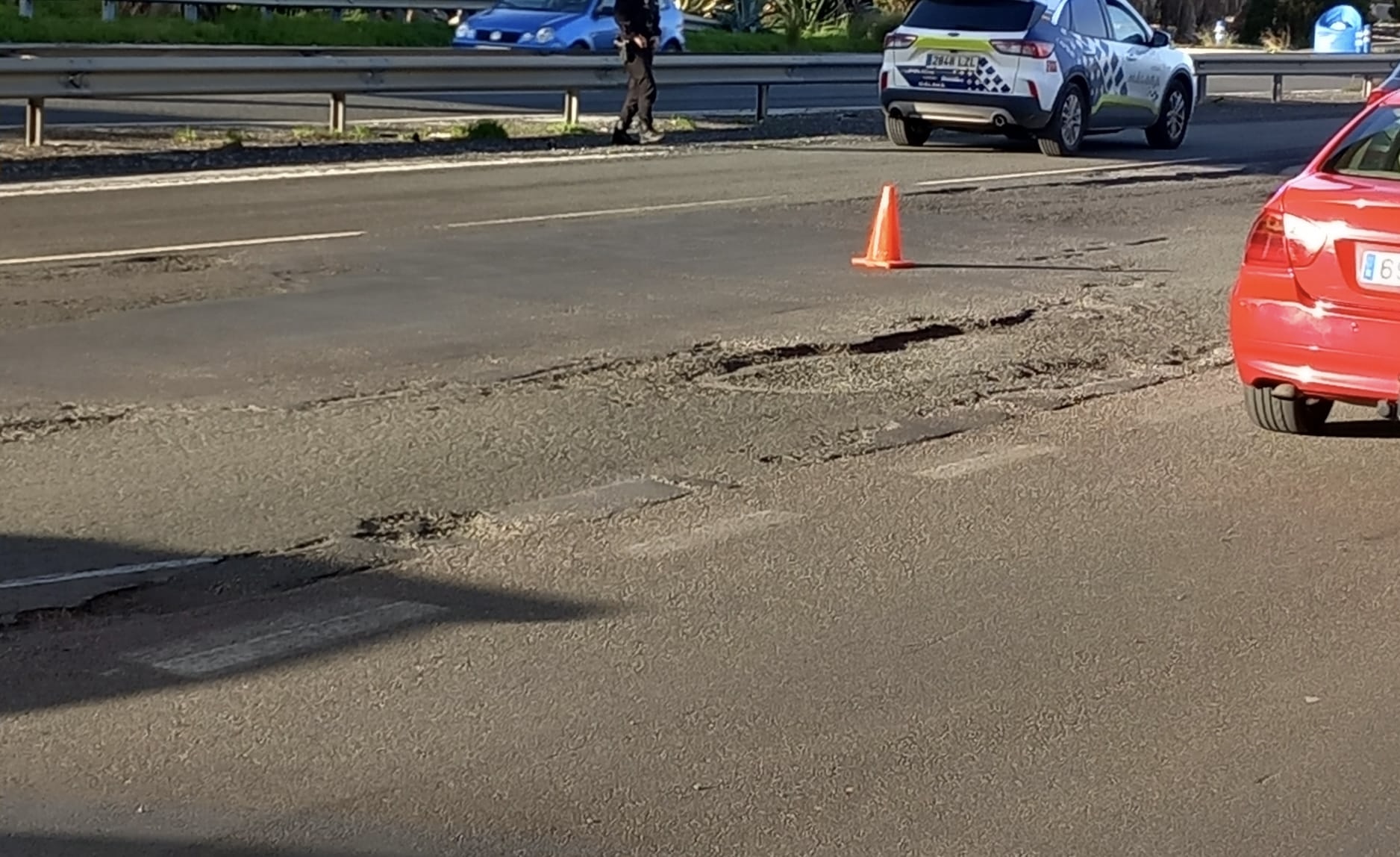 El PSOE denuncia el grave deterioro del asfaltado en la MA-21 a su paso por el aeropuerto y Churriana