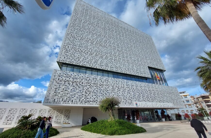 El Consejo de Transparencia da la razón al PSOE de Estepona y obliga al Ayuntamiento a publicar los sueldos reales de concejales y cargos de confianza