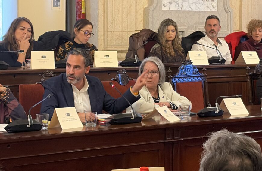 El PSOE exige a De la Torre que rectifique su posición por “criminalizar a las personas migrantes”