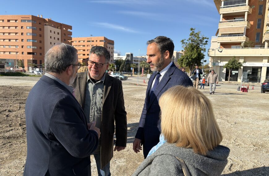 El PSOE exige un plan de aparcamientos residenciales en Teatinos ante la pérdida de plazas