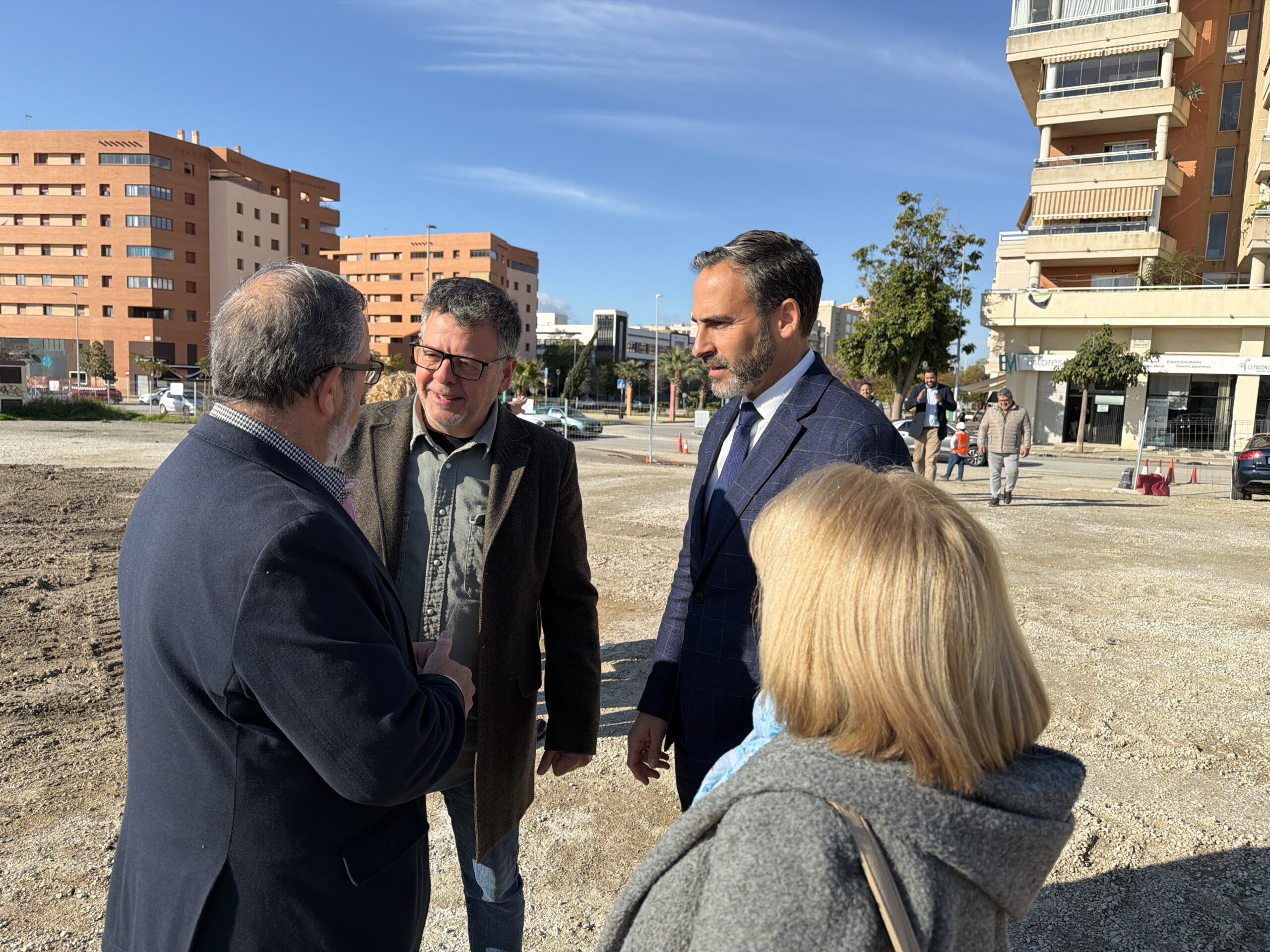 El PSOE exige un plan de aparcamientos residenciales en Teatinos ante la pérdida de plazas