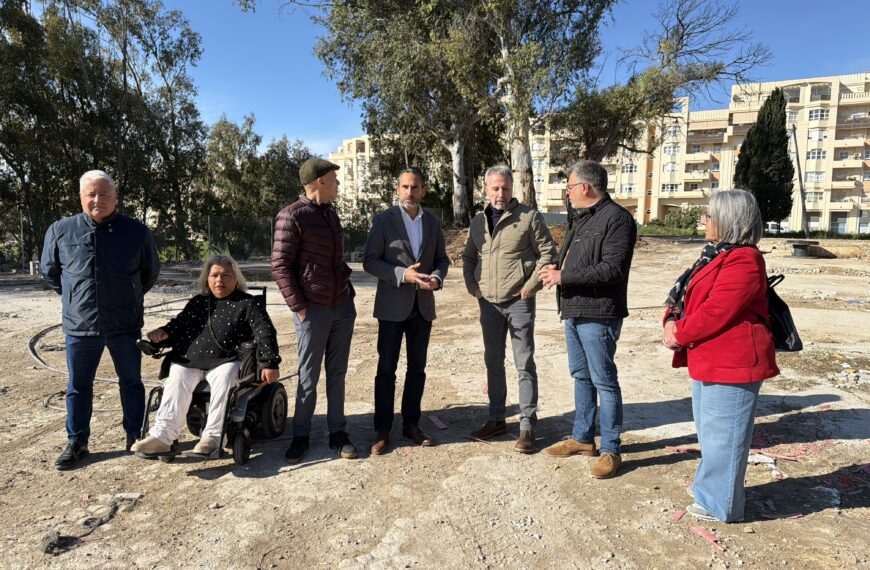 El PSOE y los vecinos de Parque Teatinos piden consenso para decidir el futuro de la antigua parcela de las caballerizas