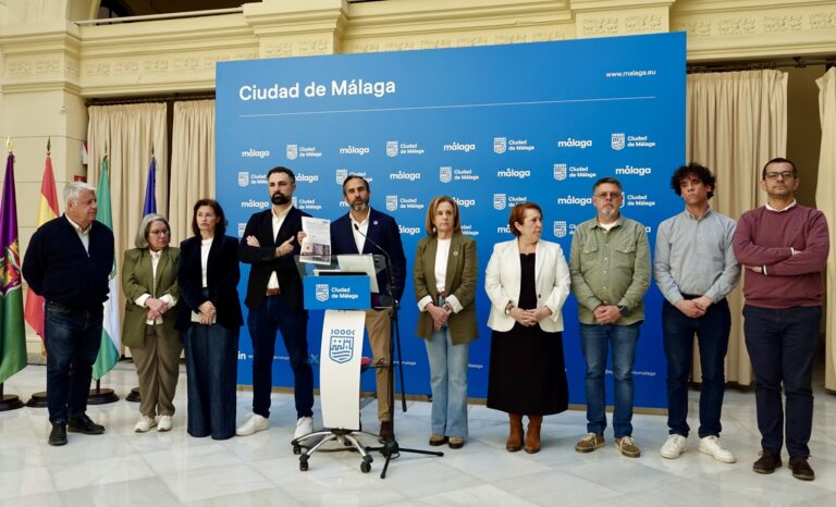 Pérez acusa a Moreno Bonilla de convertir la sanidad pública “en un negocio para amiguetes” mientras más de 200.000 malagueños esperan cita con el especialista