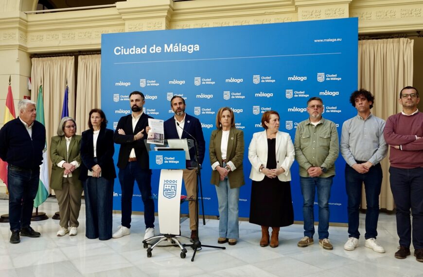 Pérez acusa a Moreno Bonilla de convertir la sanidad pública “en un negocio para amiguetes” mientras más de 200.000 malagueños esperan cita con el especialista