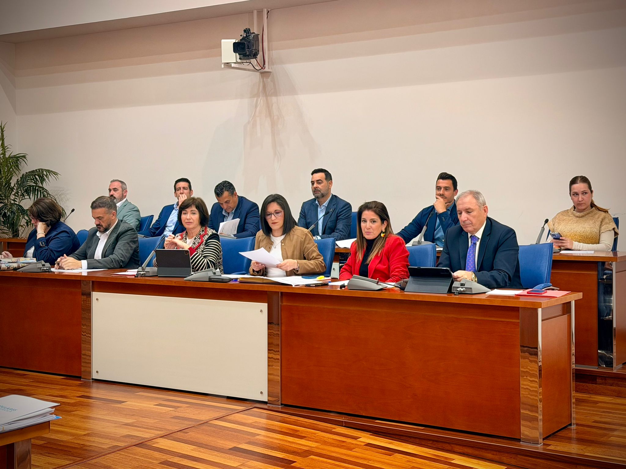 El PSOE de Fuengirola frena la «política de gestos» de la derecha y exige soluciones reales para la educación, la sanidad y la convivencia