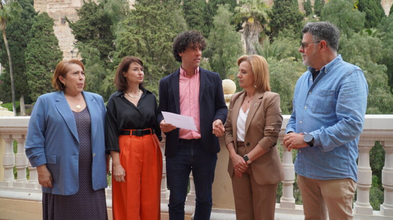 El PSOE pide al Ayuntamiento garantizar la visibilidad lésbica en edificios y actos públicos