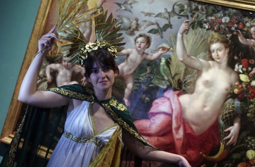 Fundación Unicaja organiza visitas teatralizadas, conferencias y conciertos en torno a la exposición ‘El viaje de la luz’