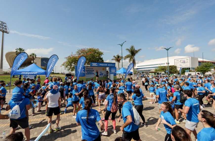 La carrera “Correr Hace Amigos” bate un nuevo récord con 4.000 participantes y se confirma como la gran cita familiar, deportiva y solidaria de Málaga