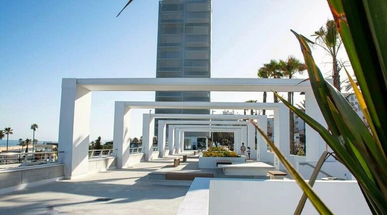 La Justicia rechaza archivar la causa por la adjudicación de la Torre Mirador del Carmen a la nuera del alcalde de Estepona