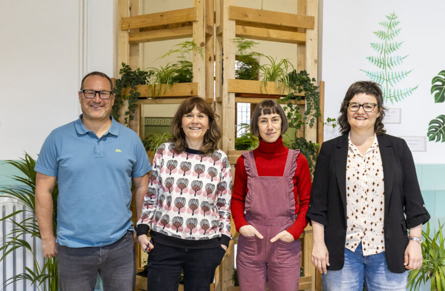 “Plantar el techo – Sabaia landatu” convierte el CP San Francisco en un espacio de arte contemporáneo con la participación de 500 personas