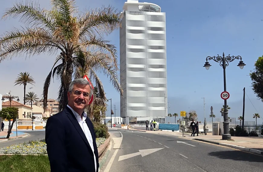 El PSOE denuncia ante los tribunales la dilación del Ayuntamiento de Estepona en la entrega de documentación sobre la concesión del Mirador del Carmen