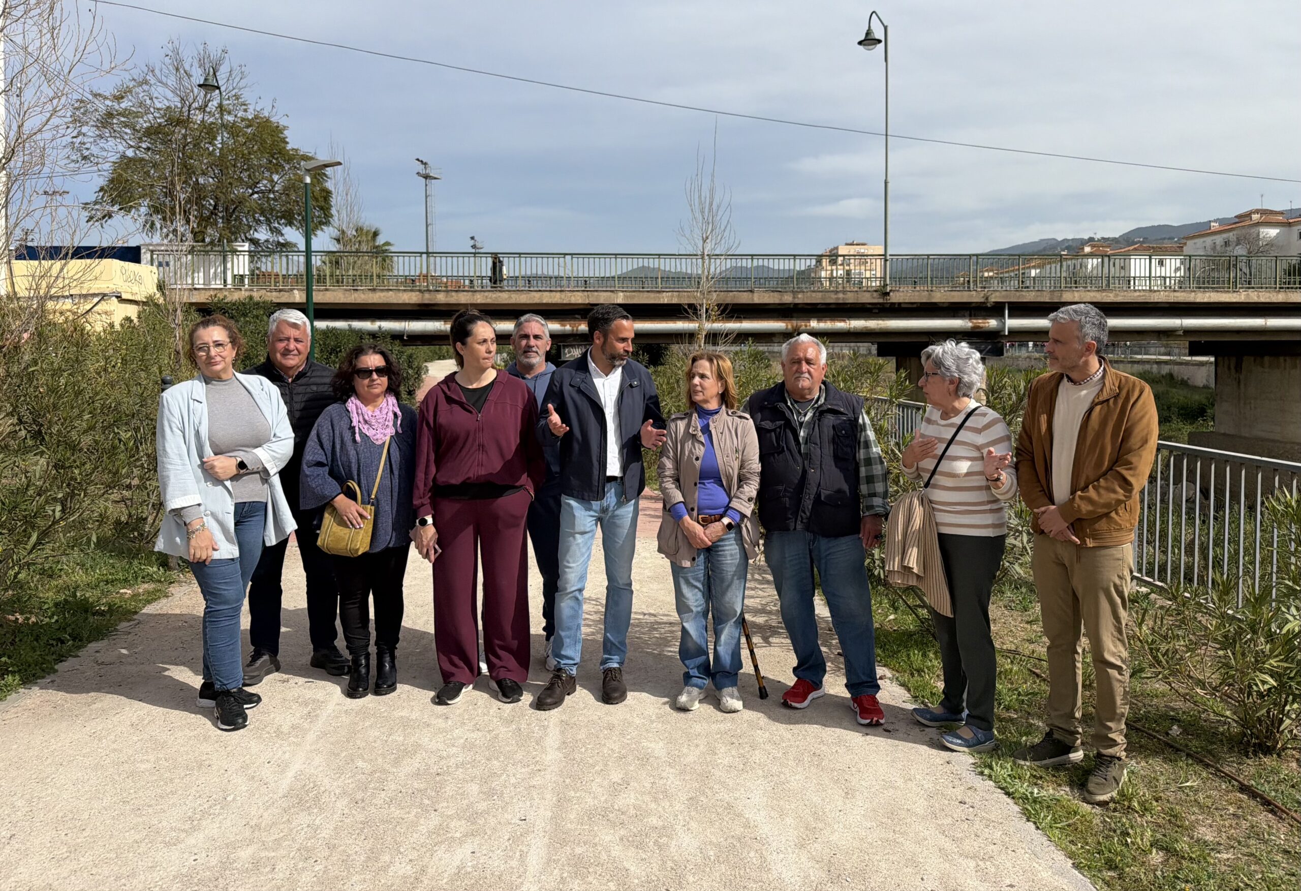El PSOE exige un plan de renaturalización para el Guadalmedina frente al “modelo de hormigón del alcalde”