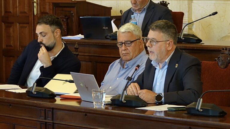El PSOE critica al PP por “irresponsabilidad” tras oponerse a un plan de movilidad en el entorno del aeropuerto ante “el inminente aumento de viajeros”