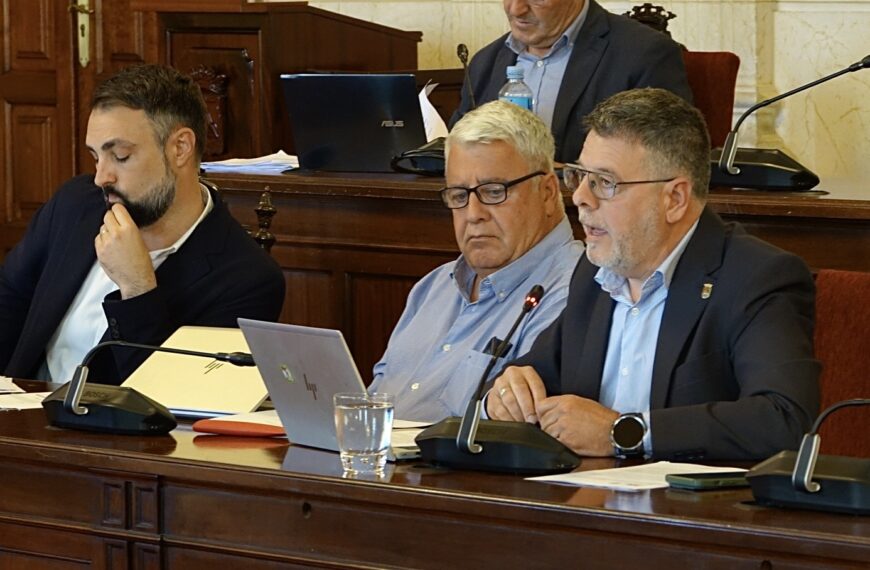 El PSOE critica al PP por “irresponsabilidad” tras oponerse a un plan de movilidad en el entorno del aeropuerto ante “el inminente aumento de viajeros”