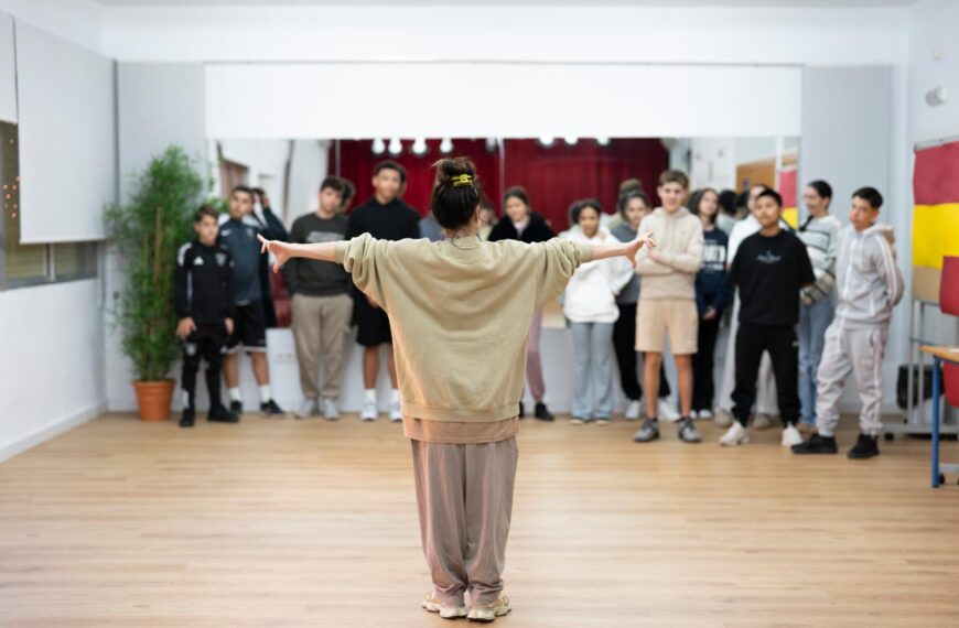 Un centenar de estudiantes trasladan sus historias a la escena en el proyecto de Arte y Educación “BODY.STOP.MEMORY.PLAY”