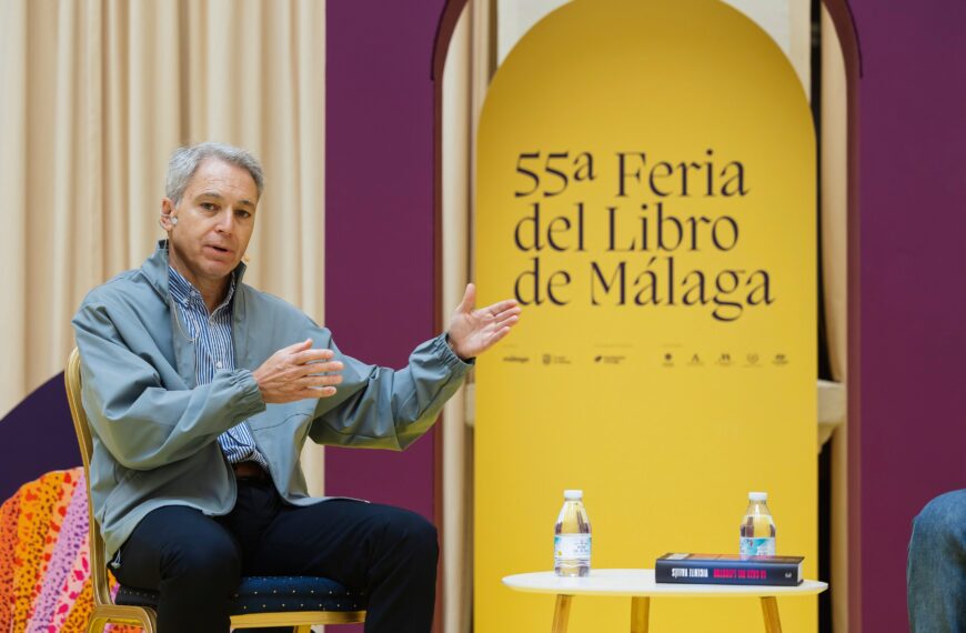 Lleno de público y autores en el primer fin de semana de la 55ª Feria del Libro de Málaga