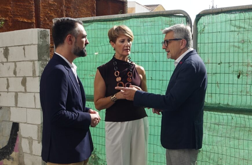 El PSOE denuncia el “modelo especulador” del PP tras la licencia para 20 apartamentos turísticos vinculados al alcalde de Estepona