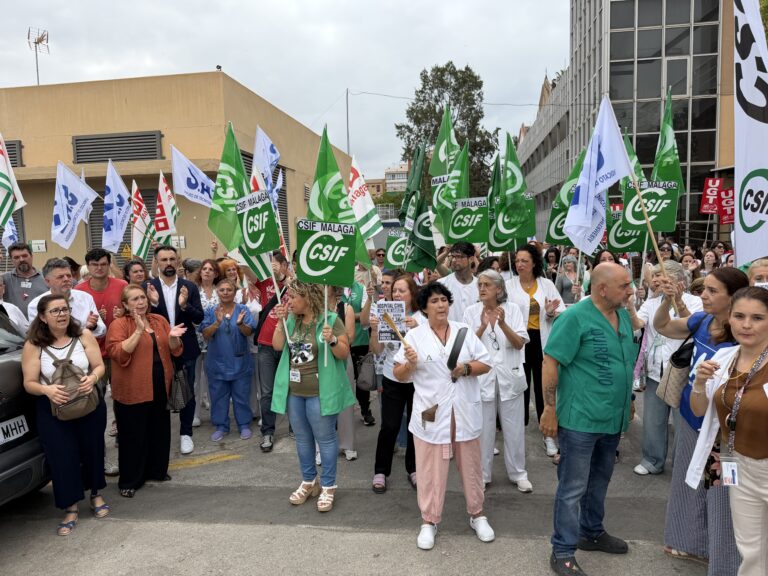 El PSOE denuncia que la Junta convierte el aparcamiento del Hospital Civil en “un impuesto a la enfermedad”