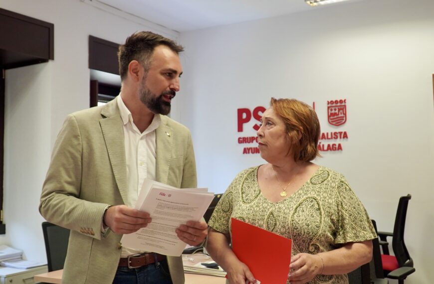 Ruiz Araujo acusa a De la Torre y al PP de usar Málaga como un “tablero de Monopoly” y exige paralizar las licencias turísticas