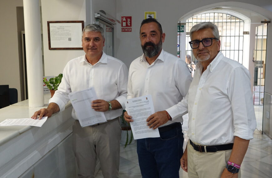 El PSOE exige a la Junta que incorpore a Almáchar y El Borge al Consorcio de Transporte y denuncia una “discriminación política”