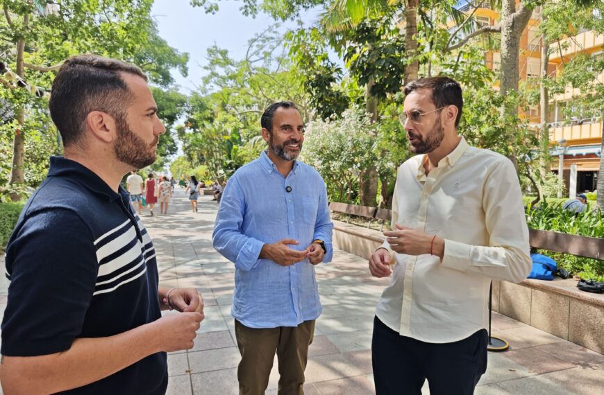 El PSOE destaca en Vélez-Málaga el aumento de la financiación estatal para la dependencia