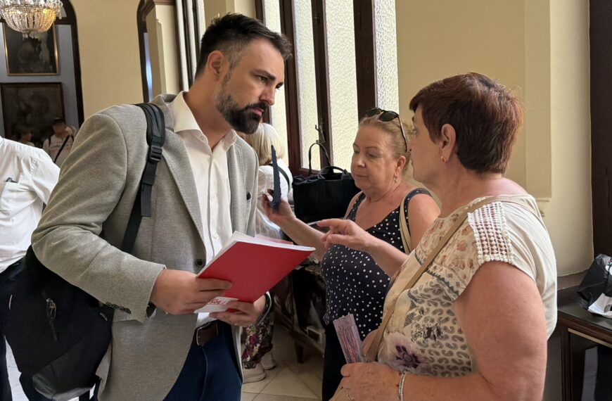 El PSOE critica al PP por rechazar una investigación sobre las grietas de Carranque y el incendio del hotel Ibis