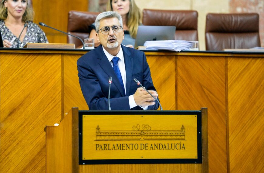 El PSOE de Málaga denuncia que PP y Vox relegan el turismo en el Parlamento andaluz