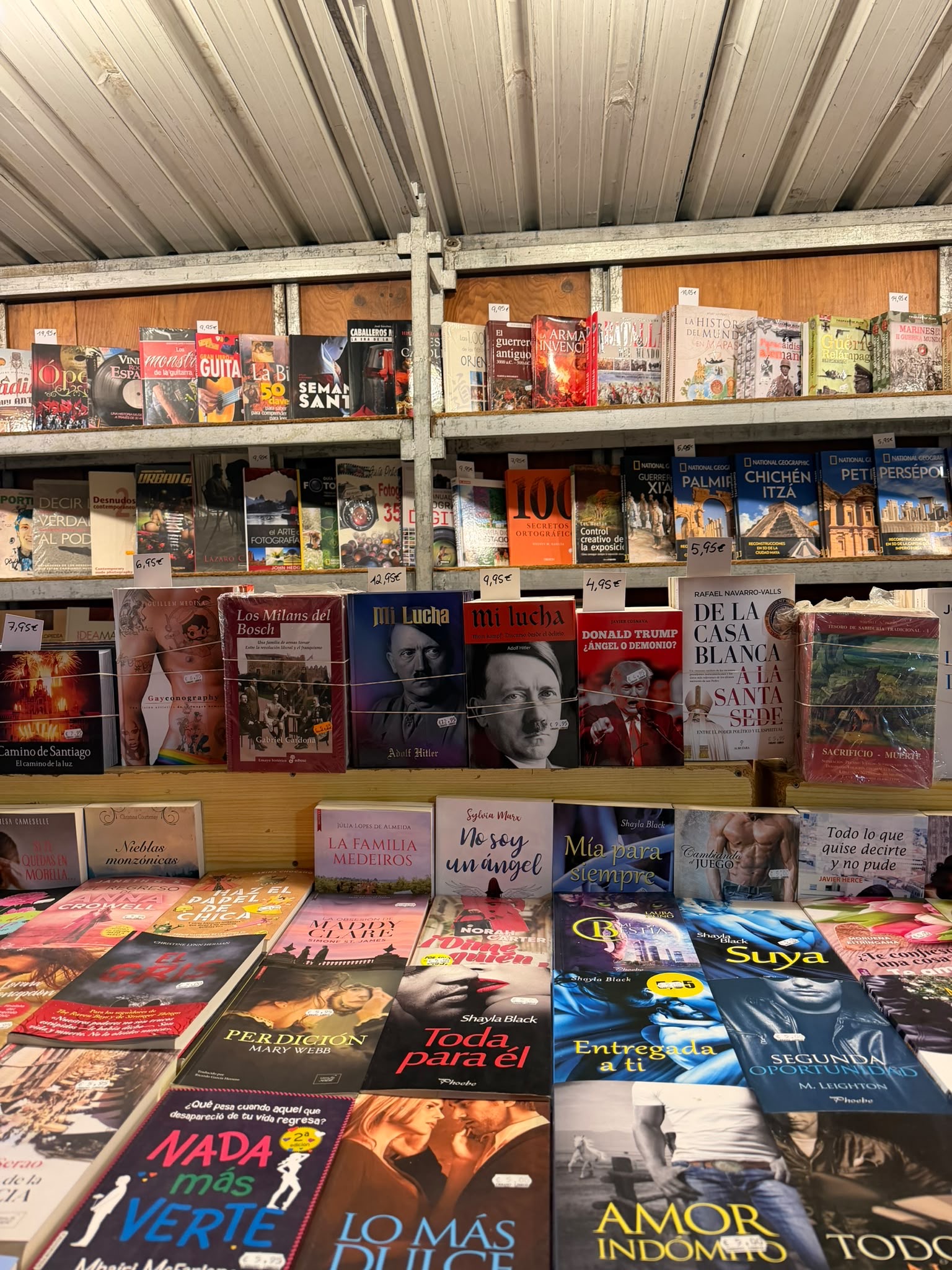 El PSOE de Estepona pide explicaciones por la venta de ‘Mi lucha’ en la Feria del Libro