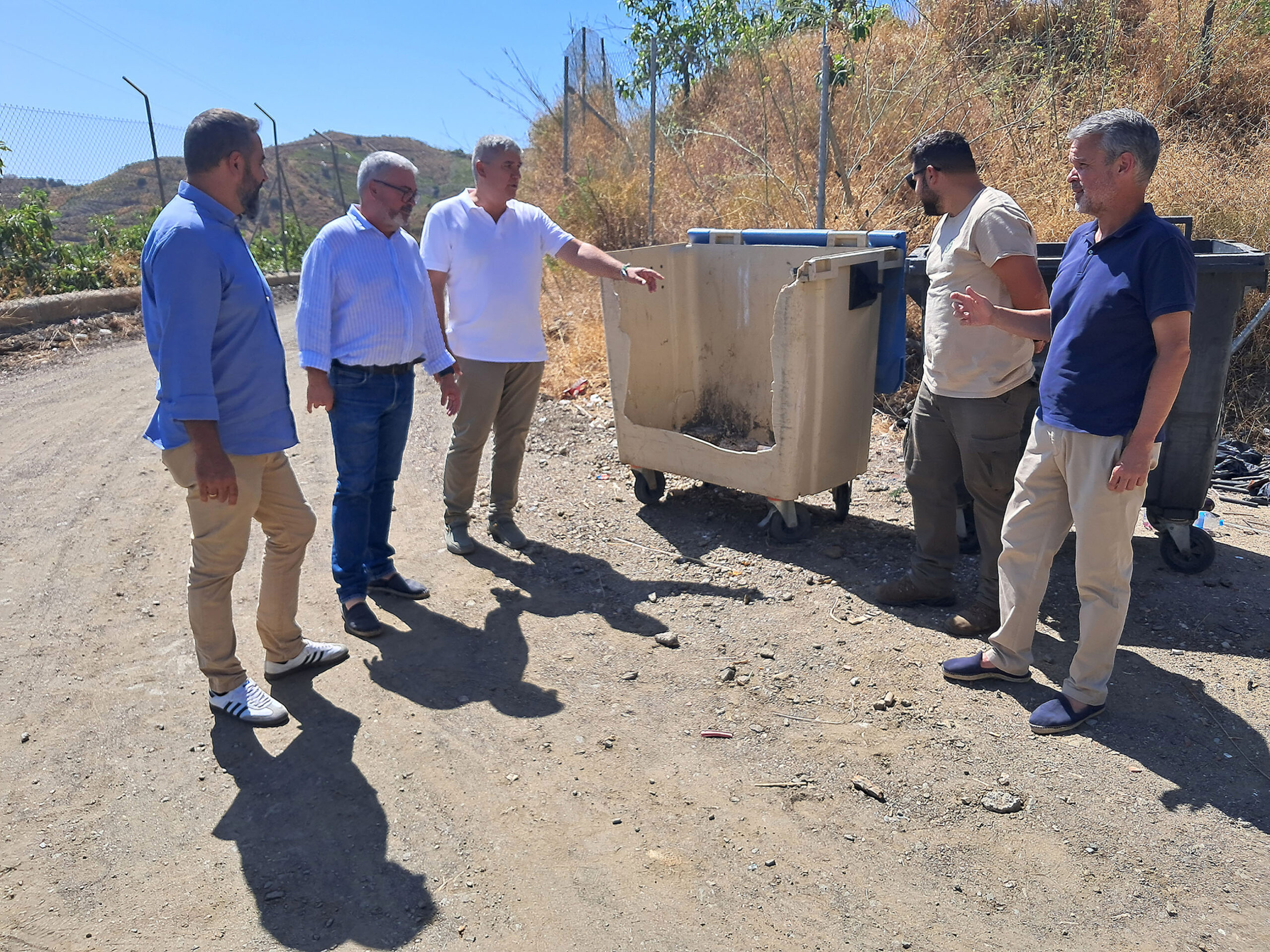 El PSOE exige a la Diputación renovar los contenedores deteriorados en los pueblos de Málaga