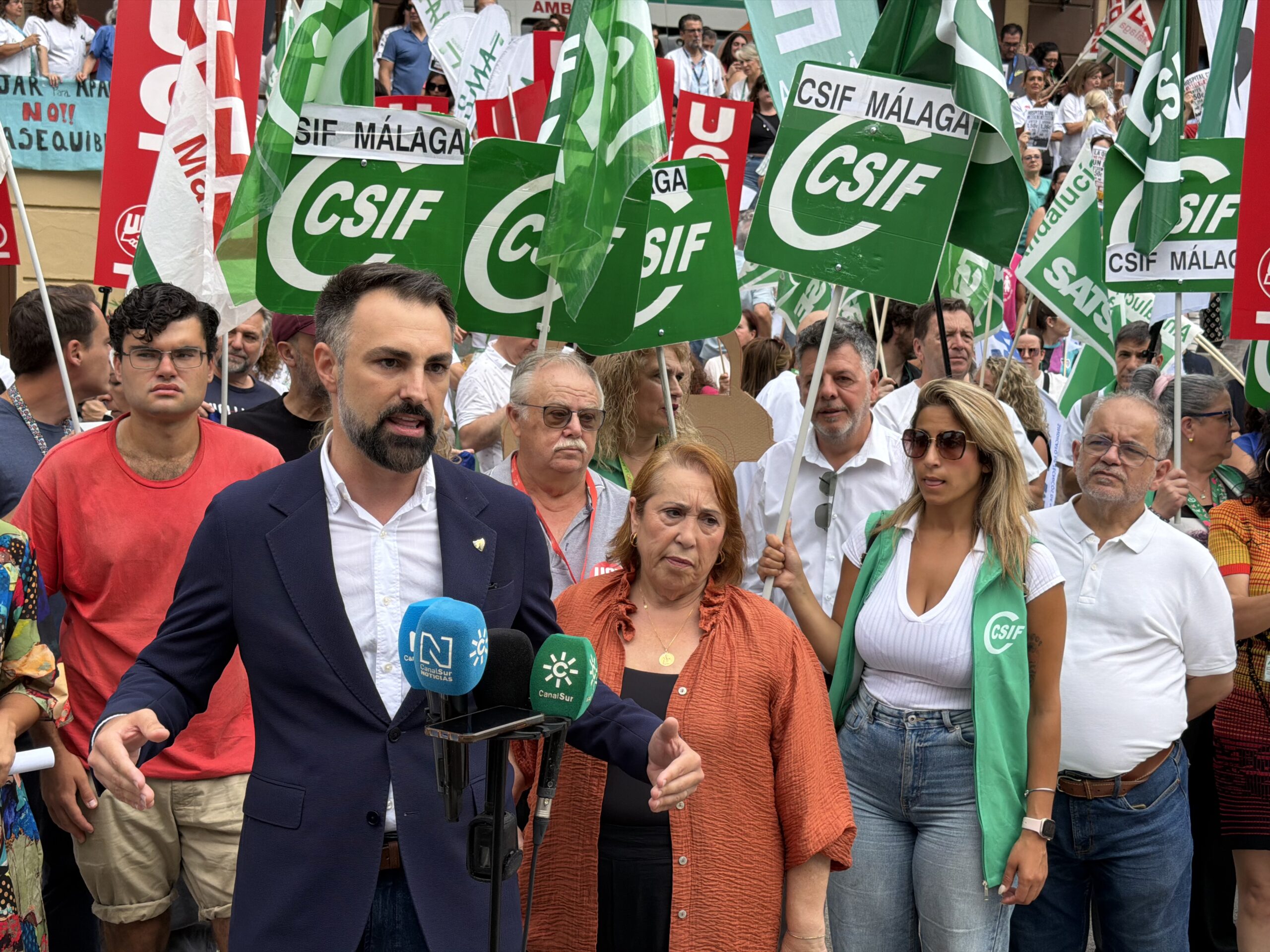 El PSOE exige la gratuidad del aparcamiento del Hospital Civil y denuncia un «copago sanitario»