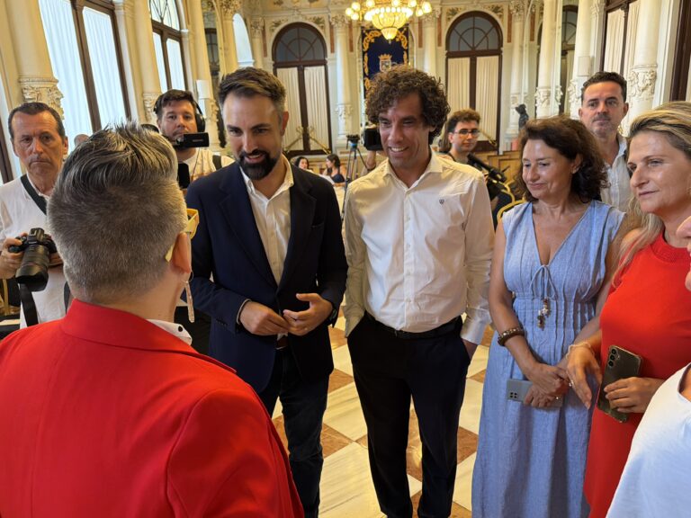 El PSOE alerta del riesgo de que la Feria de Málaga se convierta en un “parque temático de restaurantes y discotecas”