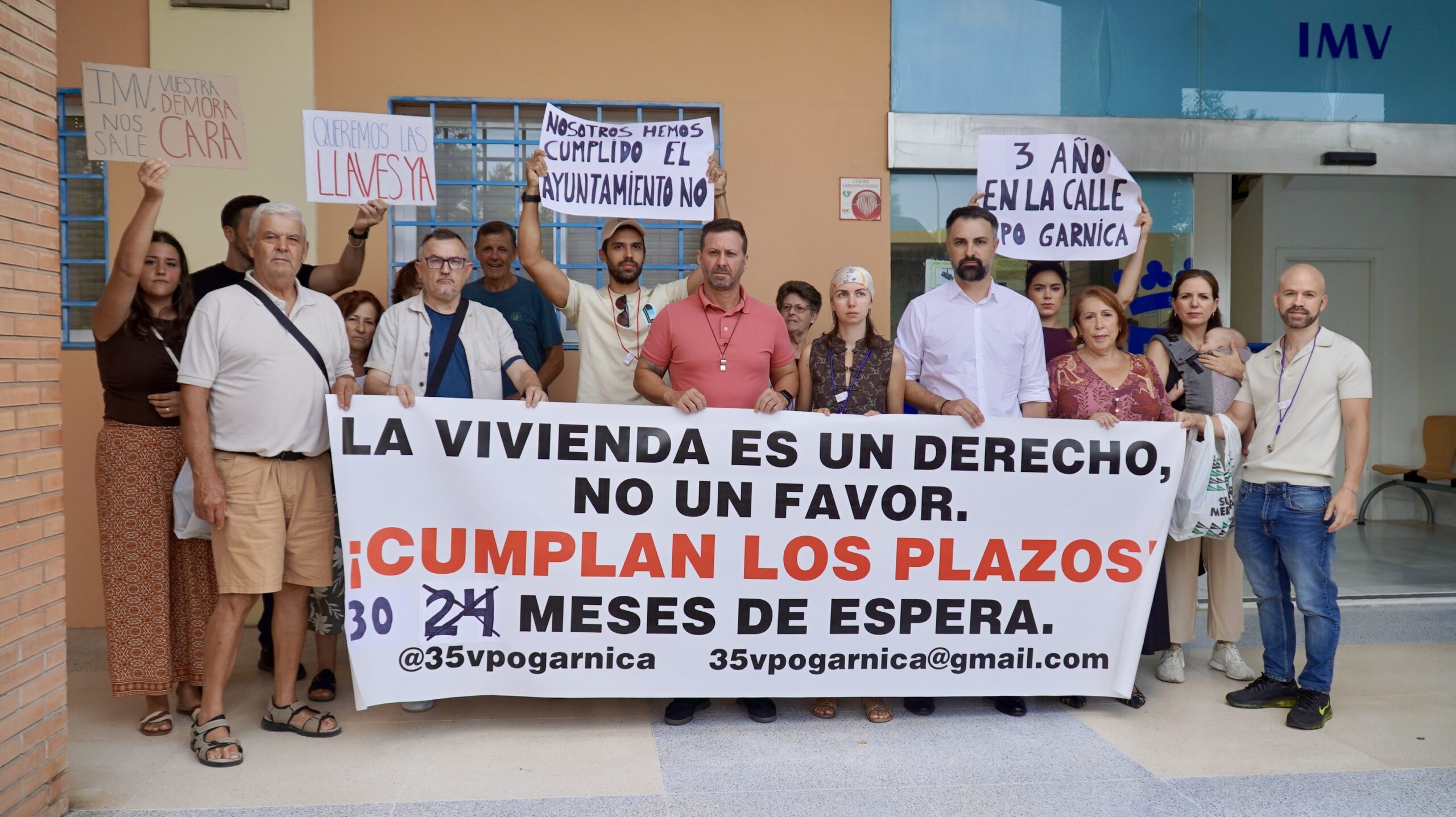 El PSOE pide explicaciones a De la Torre por los contratos con Ferson tras los retrasos de las VPO de Garnica