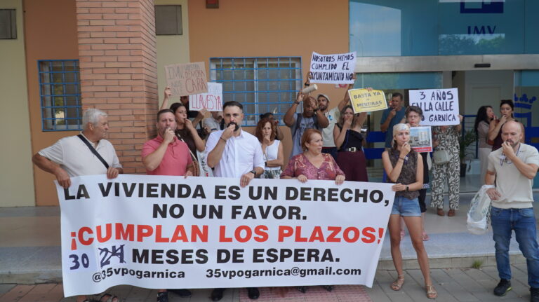 El PSOE exige la entrega de las 35 VPO de Garnica ante la situación «límite» de las familias adjudicatarias