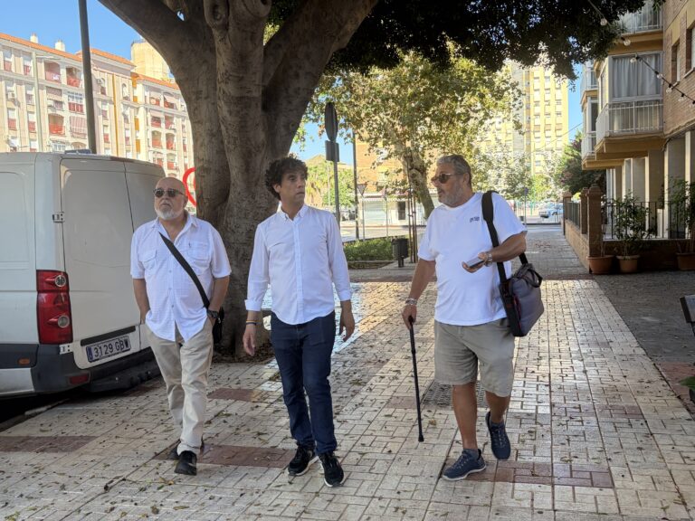 El PSOE reclama actuaciones urgentes en Los Corazones ante los problemas de aparcamiento, limpieza y accesibilidad