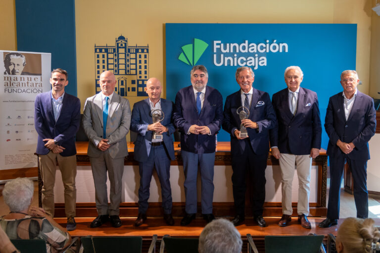 Jesús Álvarez y Orfeo Suárez reciben en Málaga el VIII Premio Nacional de Periodismo Deportivo Manuel Alcántara