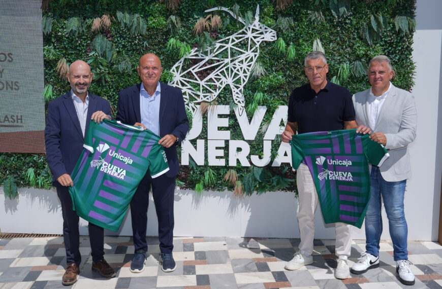 El Unicaja Baloncesto visita la Cueva de Nerja en una jornada de convivencia